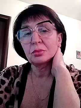 Snapshot of AlbinaXPretty chatting on 02.16.25 AlbinaXPretty online show from 02.16.25