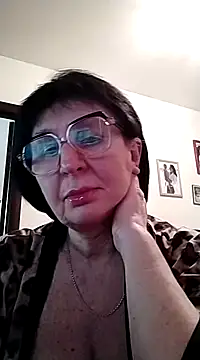 Snapshot of AlbinaXPretty chatting on 02.19.25 AlbinaXPretty online show from 02.19.25
