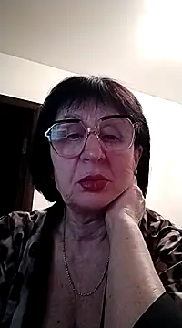 Snapshot of AlbinaXPretty chatting on 03.01.25 AlbinaXPretty online show from 03.01.25