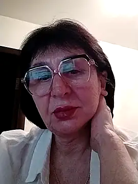 Snapshot of AlbinaXPretty chatting on 03.07.25 AlbinaXPretty online show from 03.07.25