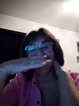 Snapshot of AlbinaXPretty chatting on 09.16.25 AlbinaXPretty online show from 09.16.25