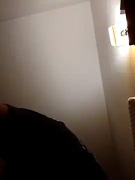 Snapshot of Passivello9 chatting on 11.24.25 Passivello9 online show from 11.24.25