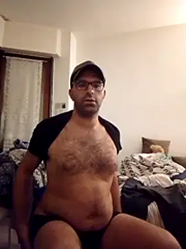 Snapshot of Passivello9 chatting on 11.25.25 Passivello9 online show from 11.25.25