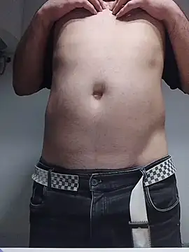 Snapshot of Passivello9 chatting on 12.18.25 Passivello9 online show from 12.18.25