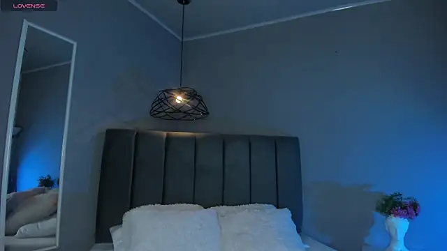 ayshel   online show from 11.19.25