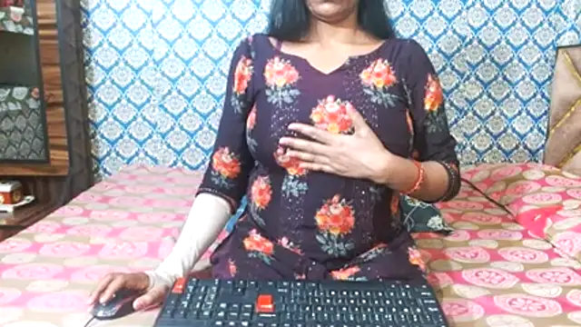 Snapshot of nikitahot3 chatting on 11.20.25 nikitahot3 online show from 11.20.25