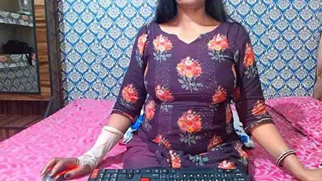 Snapshot of nikitahot3 chatting on 12.14.25 nikitahot3 online show from 12.14.25