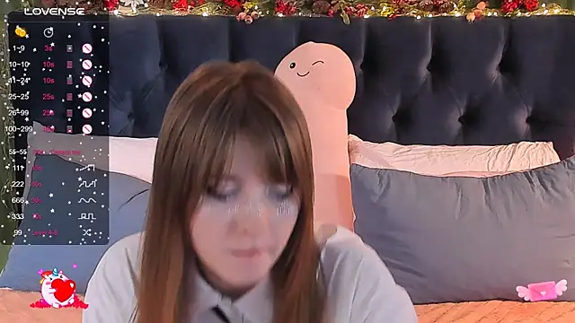 Snapshot of AliceLanley chatting on 01.17.25 AliceLanley online show from 01.17.25