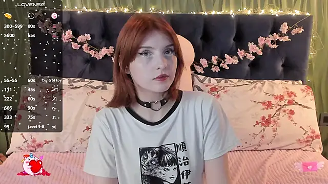 Snapshot of AliceLanley chatting on 09.27.25 AliceLanley online show from 09.27.25