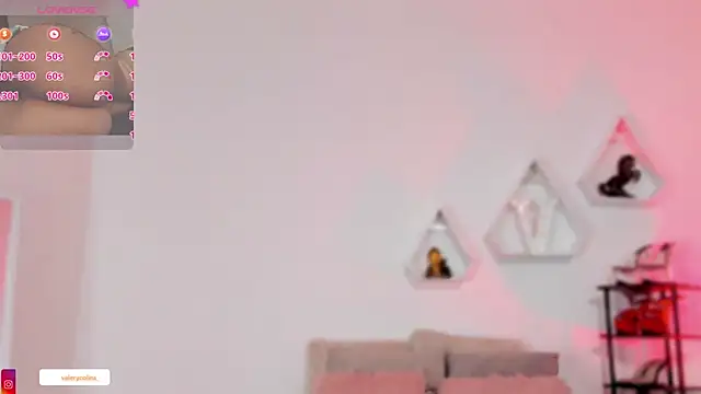 Snapshot of valerycolins chatting on 12.20.25 valerycolins online show from 12.20.25