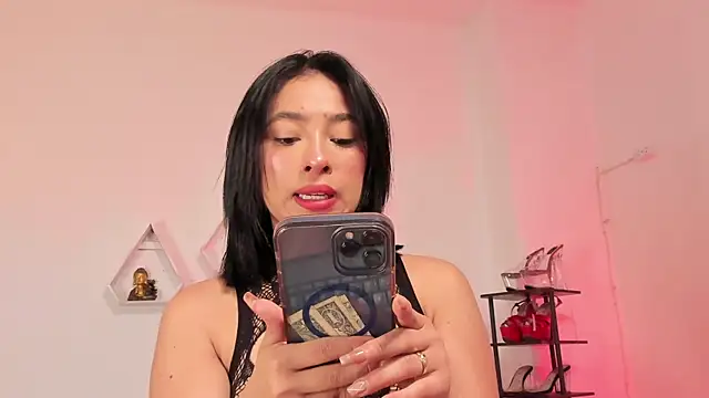 Snapshot of valerycolins chatting on 01.13.26 valerycolins online show from 01.13.26