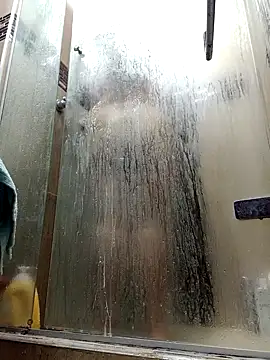 Snapshot of lucia_vonne_ chatting on 12.02.25 lucia vonne online show from 12.02.25