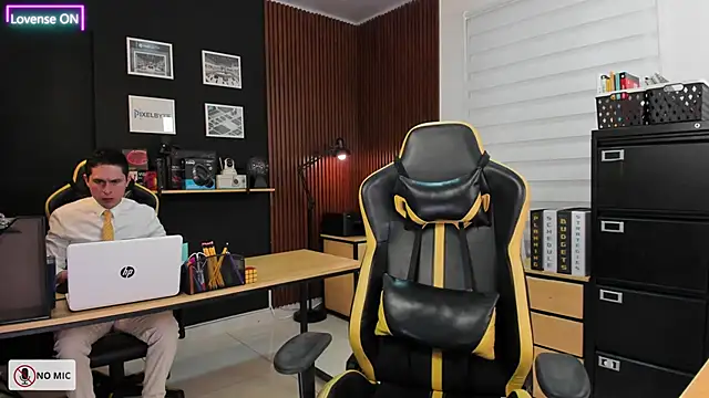 Snapshot of Office_Naughty_Girl chatting on 03.14.25 Office Naughty Girl online show from 03.14.25