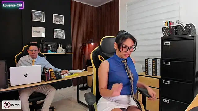 Snapshot of Office_Naughty_Girl chatting on 03.20.25 Office Naughty Girl online show from 03.20.25