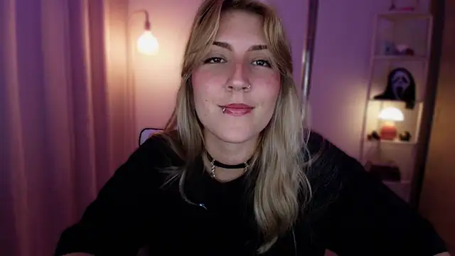 Snapshot of Dakotaa_ chatting on 04.26.26 Dakotaa online show from 04.26.26