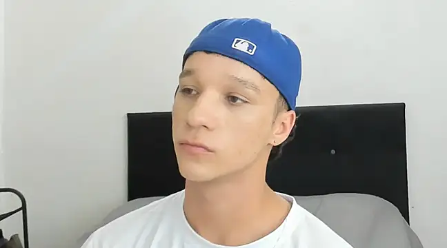 Snapshot of angelcortes chatting on 12.30.24 angelcortes online show from 12.30.24