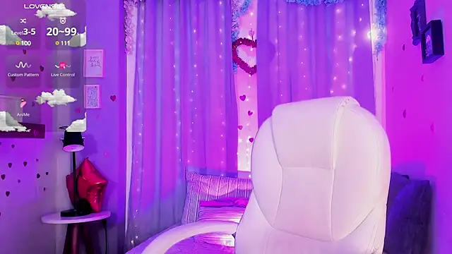 CoralineRicce  online show from 02.25.25