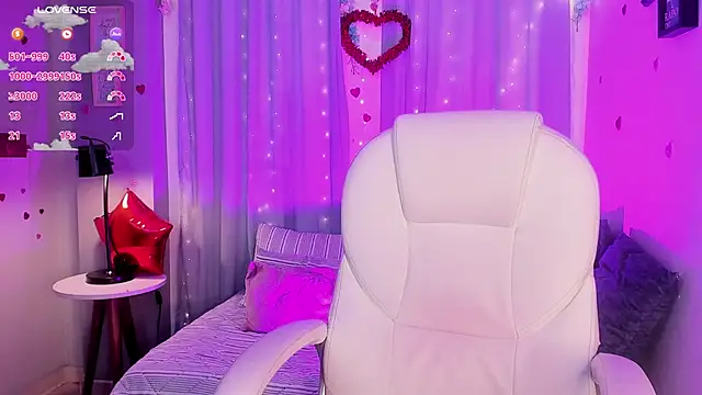 CoralineRicce  online show from 03.07.25