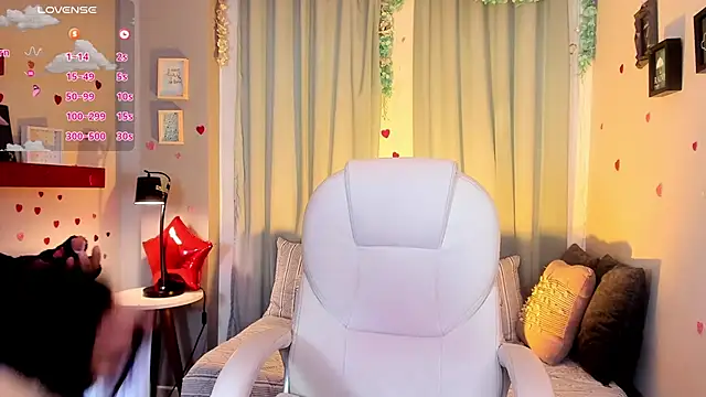 CoralineRicce  online show from 03.15.25