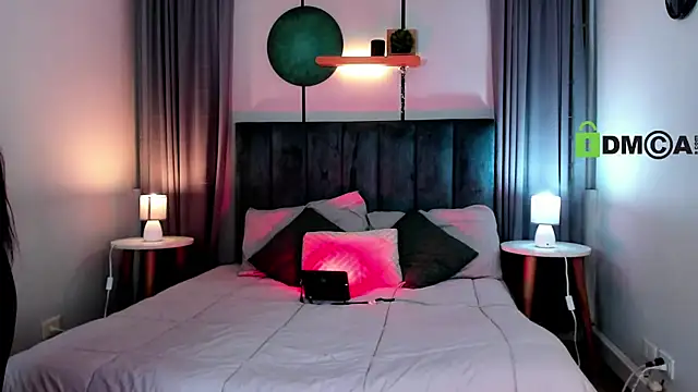 CoralineRicce  online show from 11.05.25