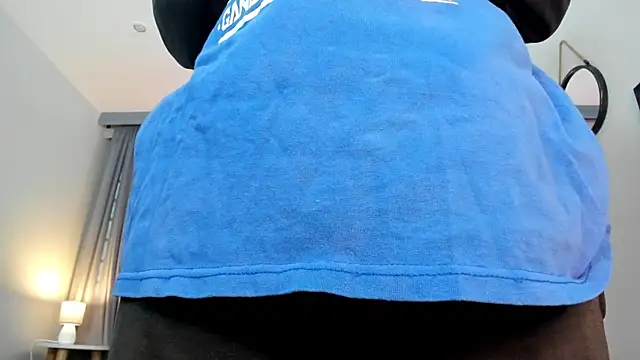 CoralineRicce  online show from 11.24.25