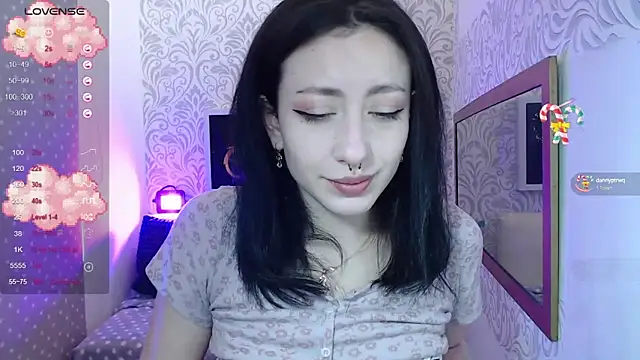 lili hott63 online show from 12.26.24