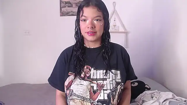 yungelitamor  online show from 03.05.25