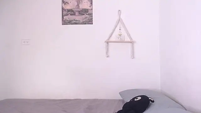 yungelitamor  online show from 03.05.25