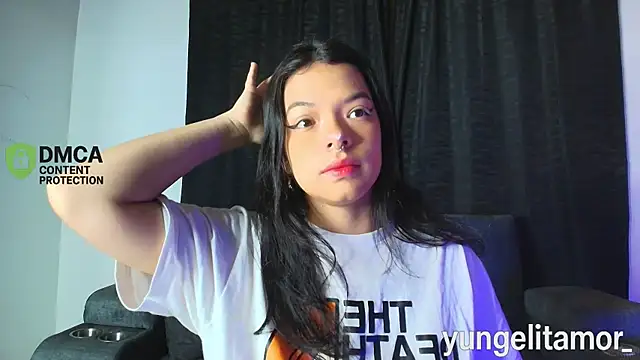 yungelitamor  online show from 10.29.25