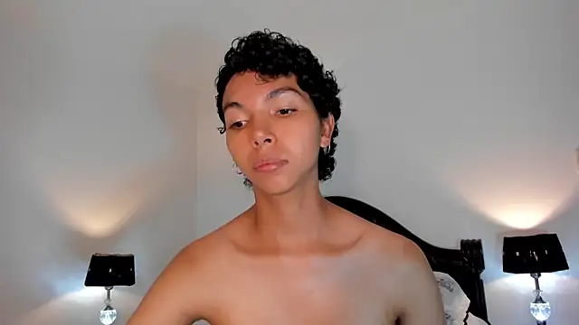 xhenisa  online show from 03.10.25