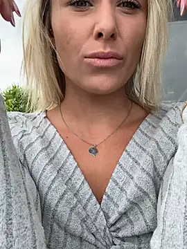 petrouchkaaa  online show from 04.19.26