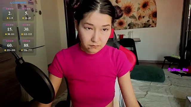 Snapshot of LeyylaStoone chatting on 06.18.26 LeyylaStoone online show from 06.18.26