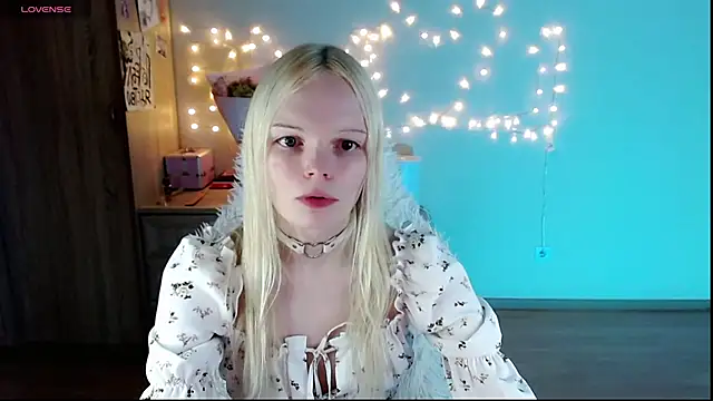 Emily Nyaffee online show from 03.10.25