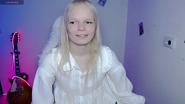 Snapshot of Emily_Nyaffee chatting on 02.08.26 Emily Nyaffee online show from 02.08.26