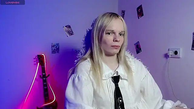 Snapshot of Emily_Nyaffee chatting on 03.13.26 Emily Nyaffee online show from 03.13.26