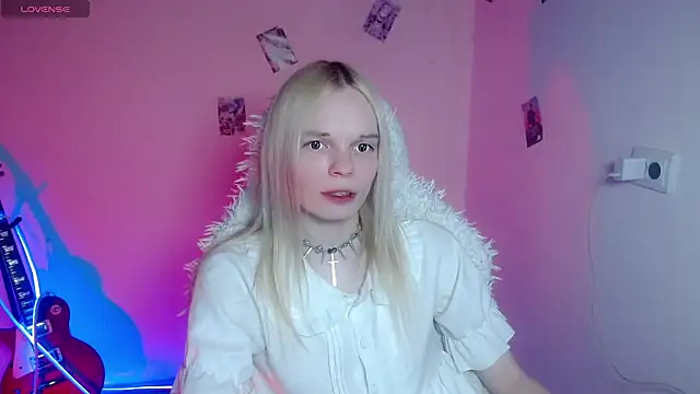 Snapshot of Emily_Nyaffee chatting on 03.30.26 Emily Nyaffee online show from 03.30.26