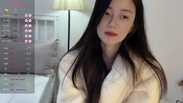 A-xena online show from 02.15.25