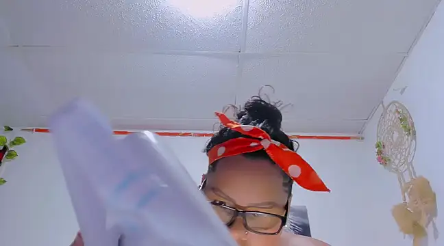 Alhelqueen online show from 02.06.25