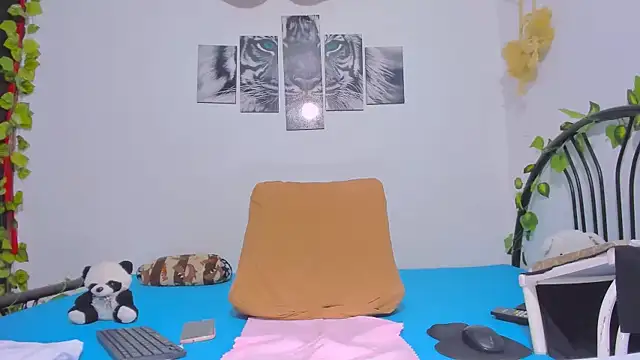 Alhelqueen online show from 09.25.25