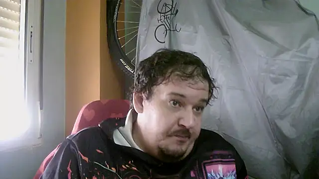 Snapshot of porkorossy chatting on 10.29.25 porkorossy online show from 10.29.25