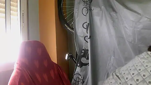 Snapshot of porkorossy chatting on 11.05.25 porkorossy online show from 11.05.25