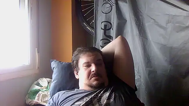 Snapshot of porkorossy chatting on 11.16.25 porkorossy online show from 11.16.25