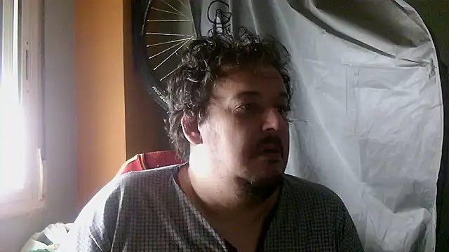 Snapshot of porkorossy chatting on 11.17.25 porkorossy online show from 11.17.25