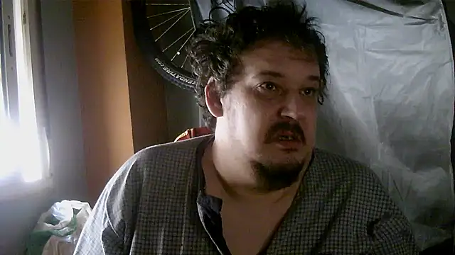 Snapshot of porkorossy chatting on 11.18.25 porkorossy online show from 11.18.25