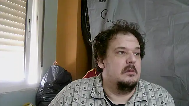 Snapshot of porkorossy chatting on 11.21.25 porkorossy online show from 11.21.25