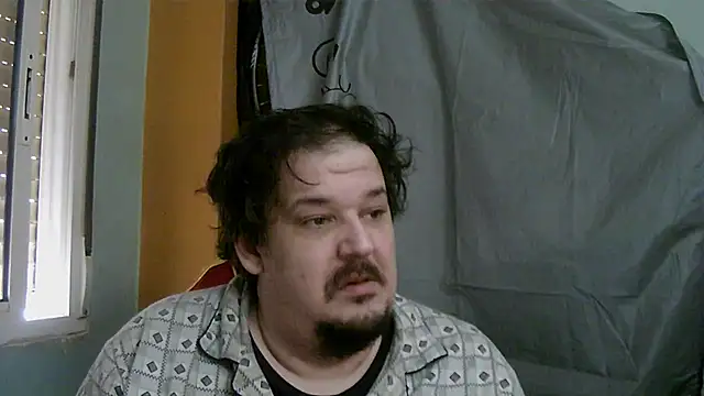 Snapshot of porkorossy chatting on 11.30.25 porkorossy online show from 11.30.25