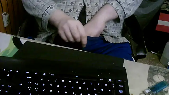 Snapshot of porkorossy chatting on 12.02.25 porkorossy online show from 12.02.25