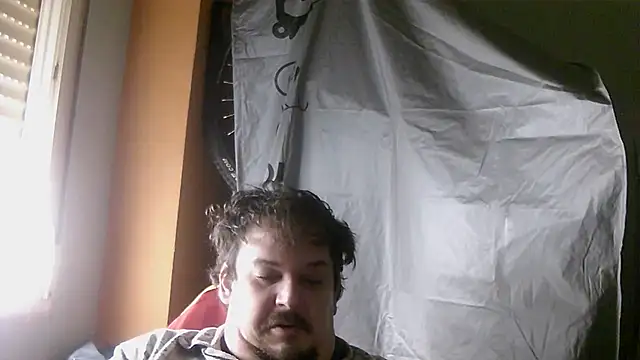 Snapshot of porkorossy chatting on 12.03.25 porkorossy online show from 12.03.25