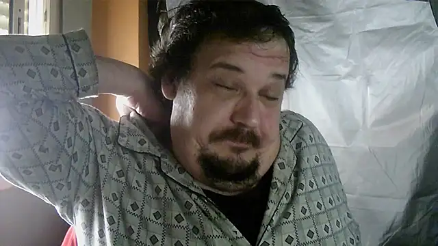 Snapshot of porkorossy chatting on 12.05.25 porkorossy online show from 12.05.25