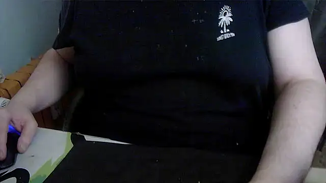 Snapshot of porkorossy chatting on 12.14.25 porkorossy online show from 12.14.25